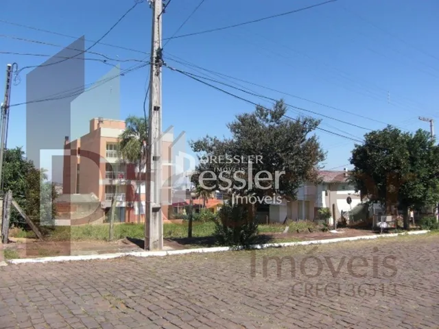A fachada de uma residência em Lajeado, Brasil, é visível na foto.