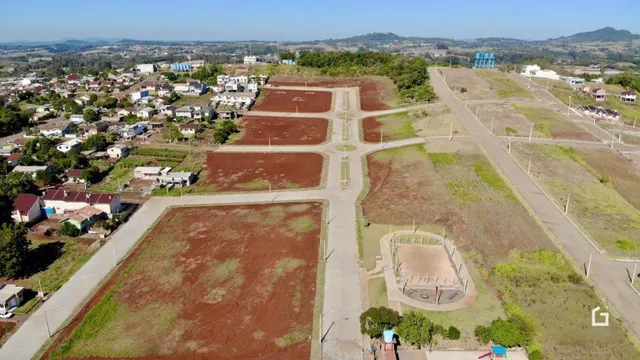 Vista aérea de terrenos abertos em Lajeado, Brasil.