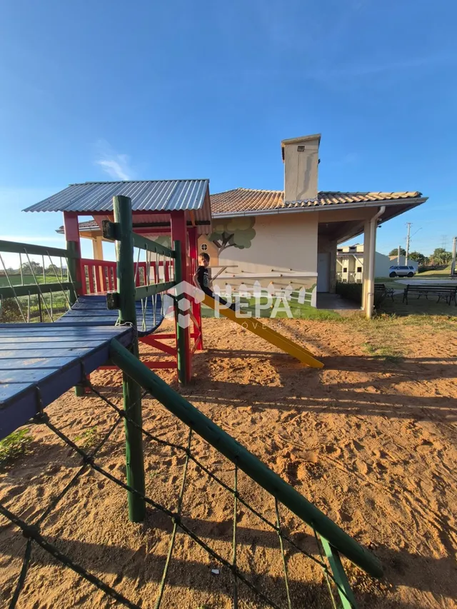 Casa com 2 dormitórios