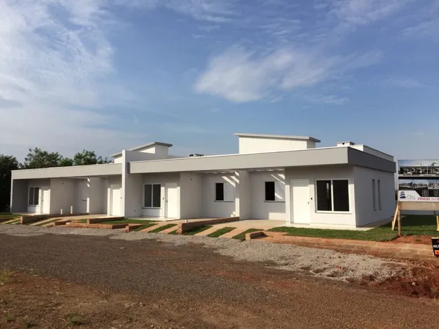 Casa geminada com 2 dormitórios