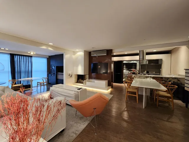 Apartamento com 3 dormitórios