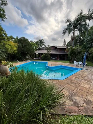 Casa com 4 dormitórios