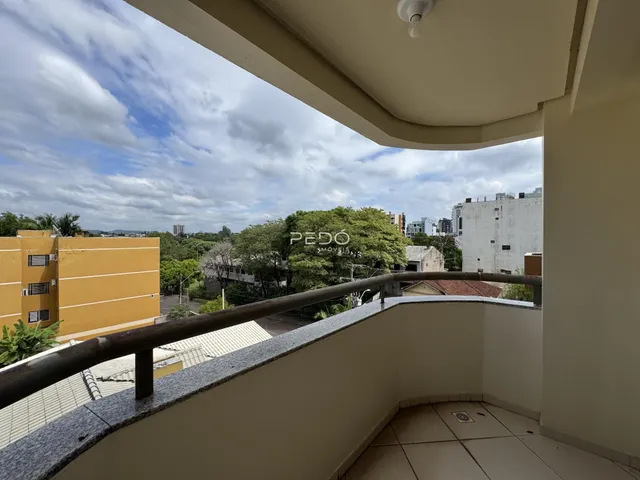 Vista de um terraço com vista para a paisagem urbana de Lajeado.