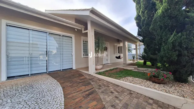 Casa com 3 dormitórios