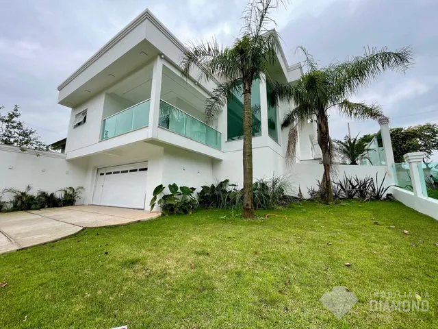 Casa com 4 dormitórios