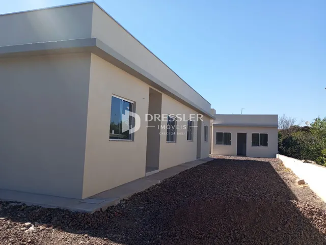 Casa geminada com 2 dormitórios