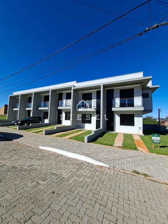 Fachada moderna de uma residência em Lajeado, Brasil.
