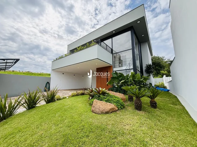 Casa com 3 dormitórios