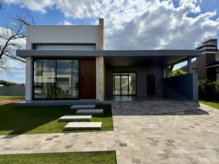Casa com 3 dormitórios, foto 1