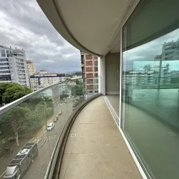 Vista panorâmica da paisagem urbana de Lajeado vista de um terraço.