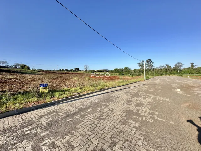 Vista da estrada e da terra ao redor de uma propriedade em Lajeado.