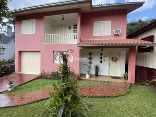 Casa com 4 dormitórios, foto 1