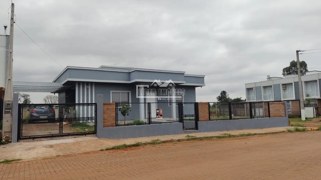 Casa com 2 dormitórios, foto 1