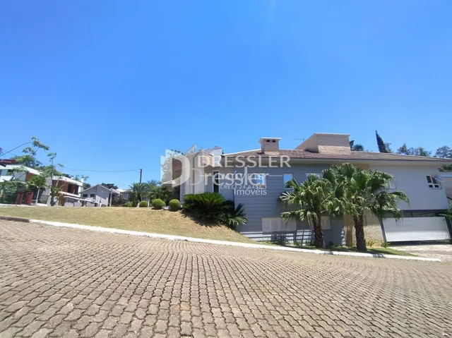 Casa com 3 dormitórios