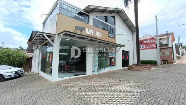 Fachada de um imóvel comercial em Lajeado, Brasil.