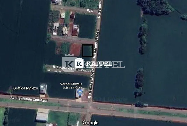 Vista aérea de uma propriedade em Lajeado, Brasil, com entorno aquático.