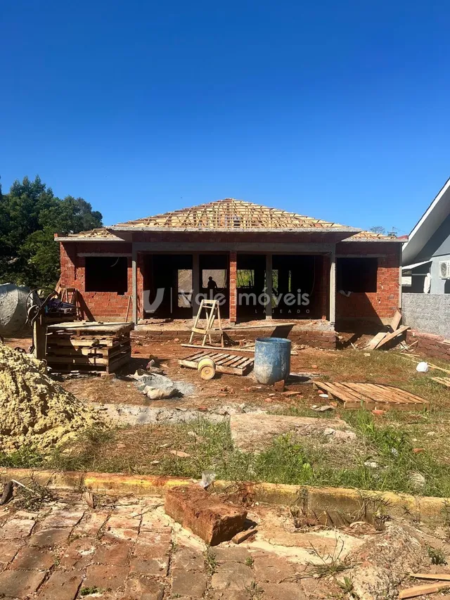 Casa geminada com 2 dormitórios