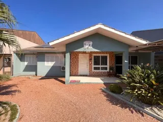 Casa com 3 dormitórios