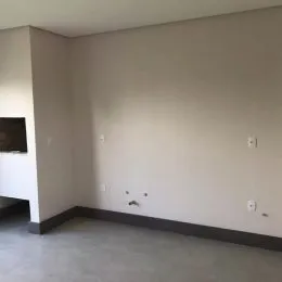 Foto de uma parede interna de um imóvel.