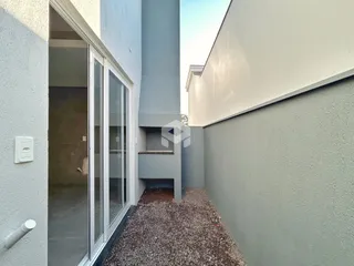Vista da fachada de uma residência em Lajeado, Brasil.
