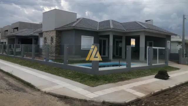 Casa com 4 dormitórios