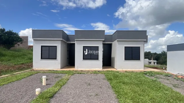 Fachada de uma casa moderna em Lajeado, Brasil.