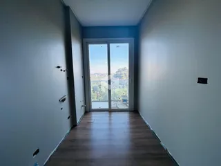 Corredor interno de uma residência em Lajeado, Brasil.
