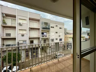 Vista da fachada de um prédio residencial em Lajeado, Brasil.