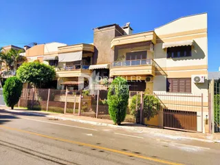 A fachada de um imóvel residencial em Lajeado, Brasil.