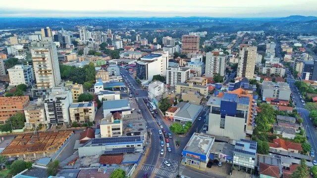 Vista aérea de uma área urbana em Lajeado, Brasil.