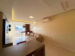 Sala de estar com vista para a cidade em Lajeado, Brasil.