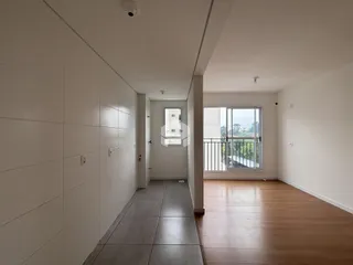 Corredor interno de uma residência em Lajeado, Brasil.