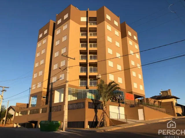 Fachada de um prédio residencial de múltiplos andares em Lajeado, Brasil.