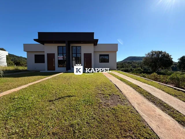 Casa geminada com 2 dormitórios