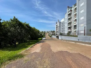 Vista da rua e dos edifícios residenciais em Lajeado.
