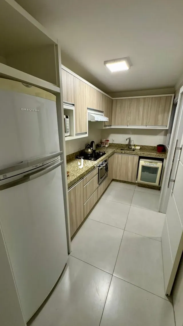 Foto da cozinha de uma residência em Lajeado, Brasil.