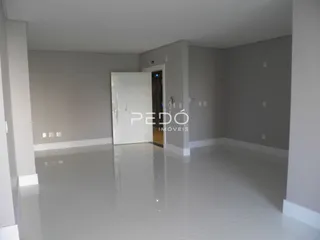 Interior de um corredor de imóvel em Lajeado.
