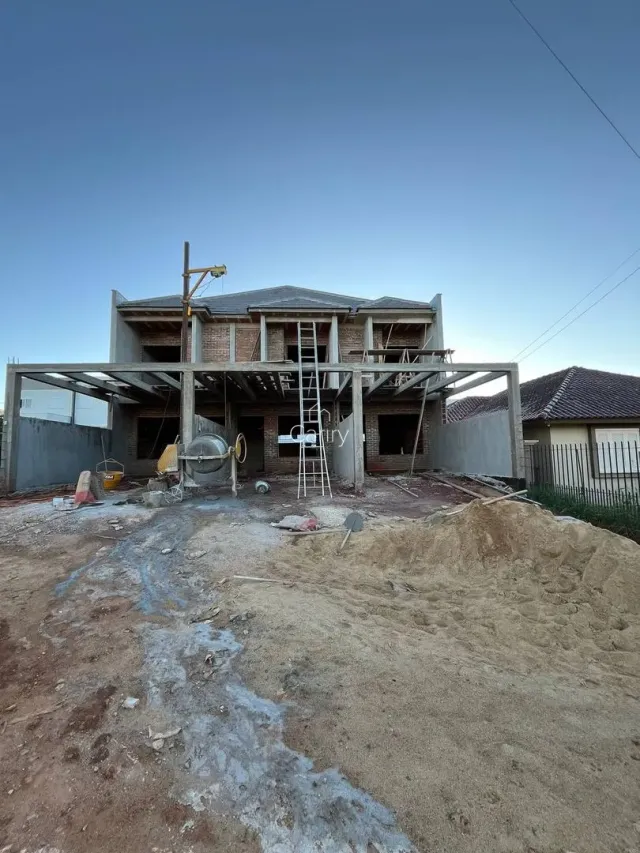 Fachada de uma construção em andamento na cidade de Lajeado.