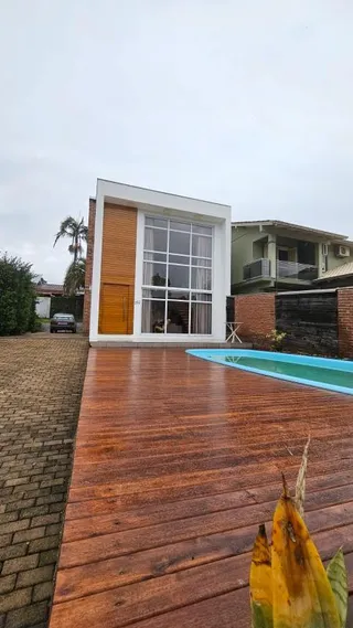 Casa com 2 dormitórios