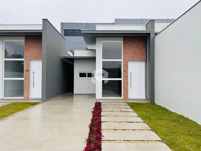 Casa geminada com 2 dormitórios