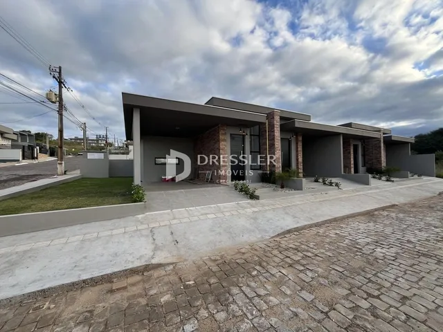Casa geminada com 2 dormitórios