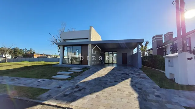 Casa com 3 dormitórios
