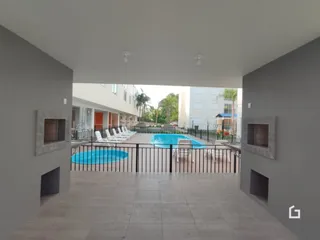 Vista externa de uma área com piscina e cerca em Lajeado, Brasil.