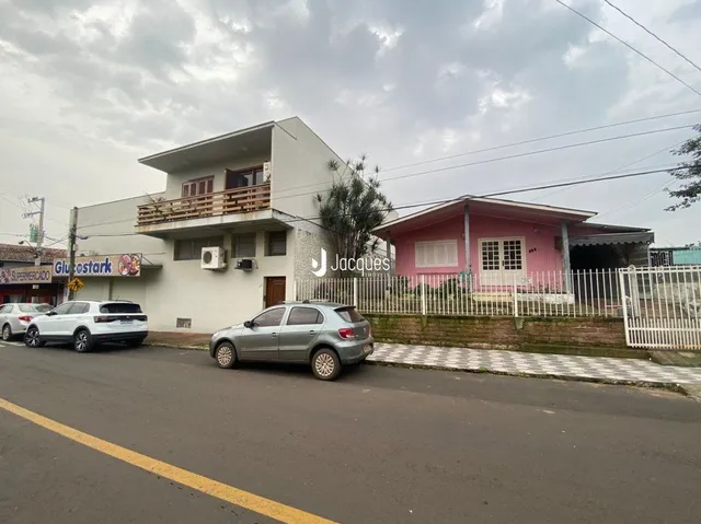 Fachada de uma casa residencial em Lajeado, Brasil.