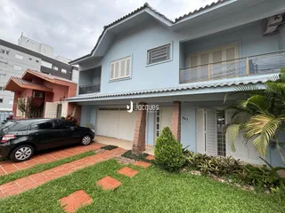 Casa com 4 dormitórios, foto 1