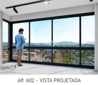 Vista projetada de um ambiente interno com grandes janelas.