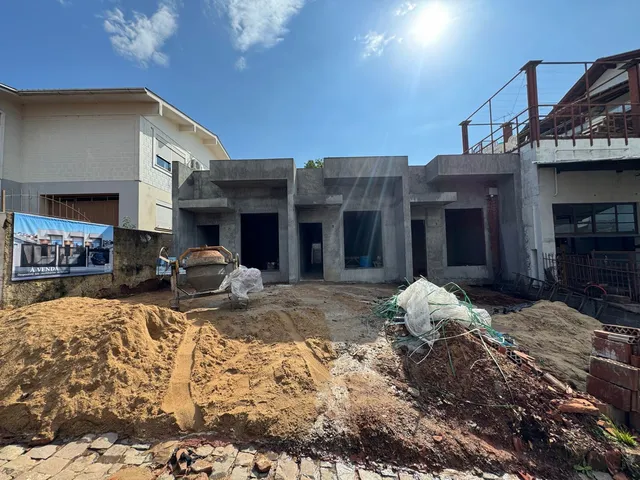 Foto da fachada de uma construção em andamento em Lajeado.