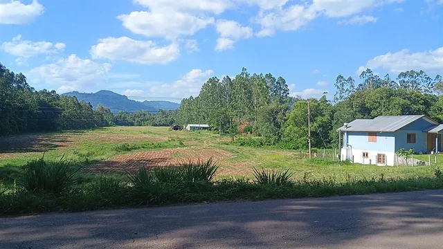 Área rural com 2 dormitórios