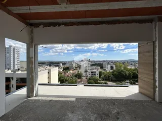 Vista da paisagem urbana de Lajeado a partir de uma varanda.