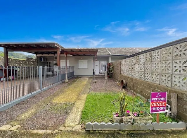 Casa geminada com 2 dormitórios
